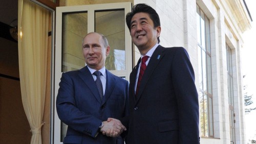 Territorial dispute tops agenda of Japanese PM's visit to Russia  - ảnh 1
